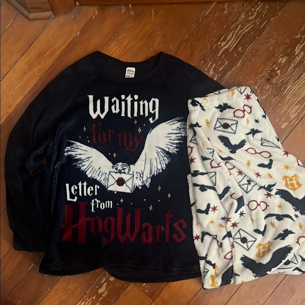 Hogwarts Fluffy Pajamas Set Size L
